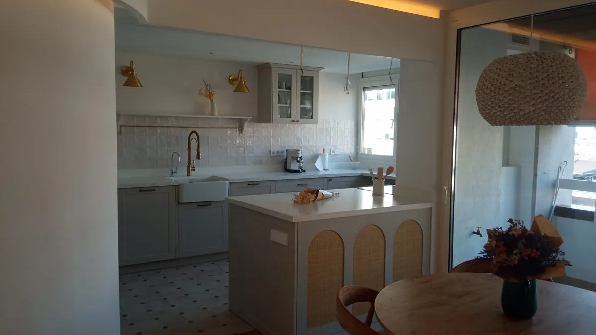 Cuina minimalista a Eixample